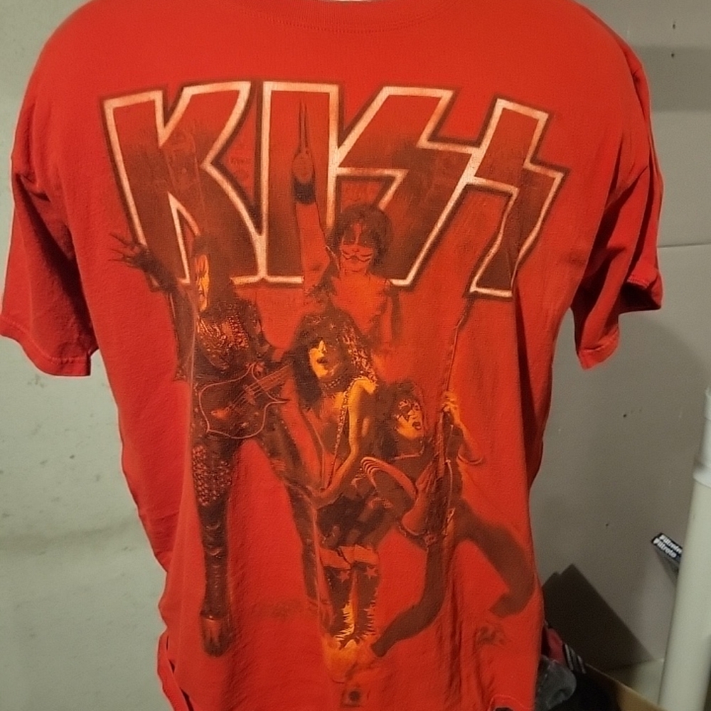 2004 Rock the nation kiss shirt tour